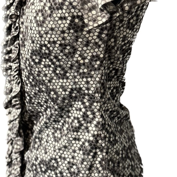 THE LIMITED - Women’s STRETCH TOP short sleeve RUFFLE Sz S Dots - NEUTRA… - Picture 2 of 8